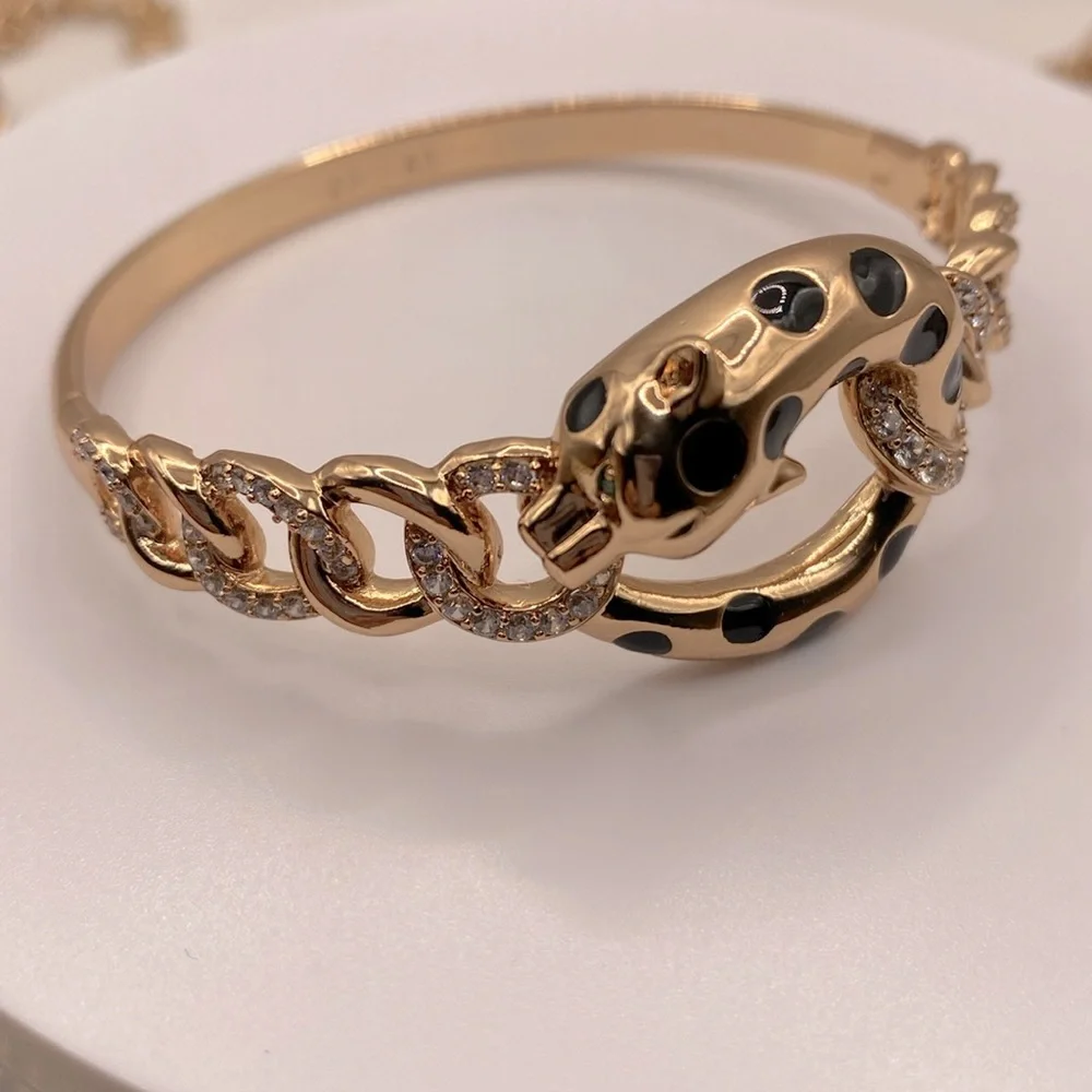 Luxurious Gold Tone Leopard Gold Bangle